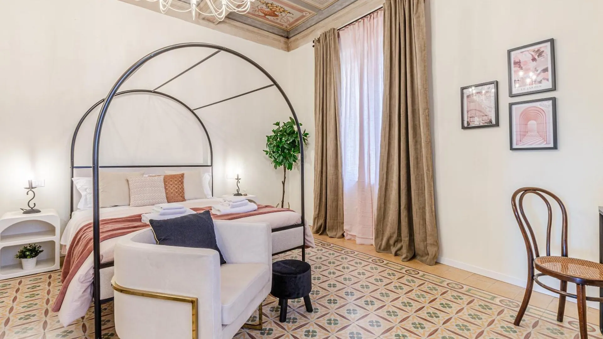 Rose - Appartamento In Centro Storico Con Balcone Con Vista Siena Lejlighed